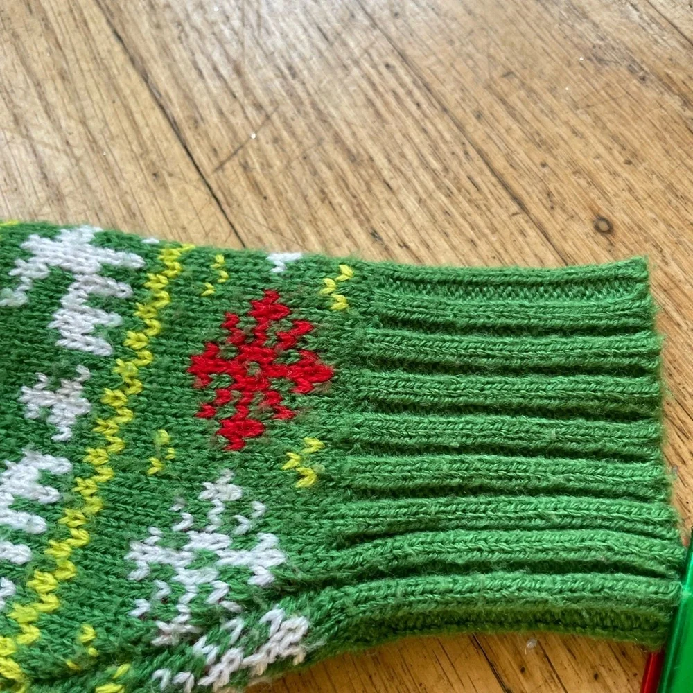 Grinch sweater & book gift  2T Dr. Seuss how the Grinch stole Christmas